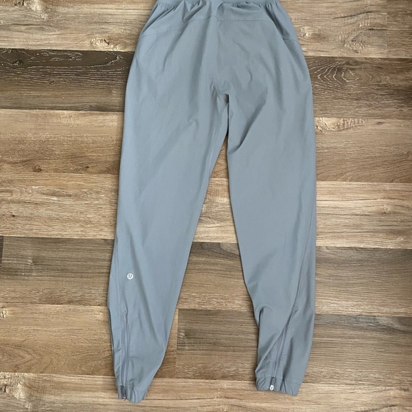 Lululemon pants - Picture 3 of 4